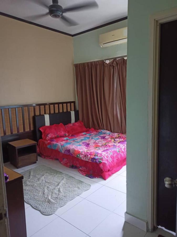 Zous Homestay Banting  Exterior photo